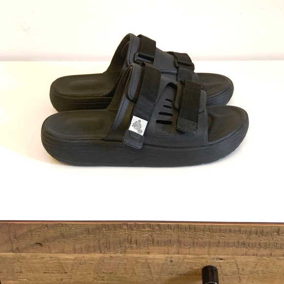 SUICOKE Women's Black Urich Sandals - Picture 4 of 12